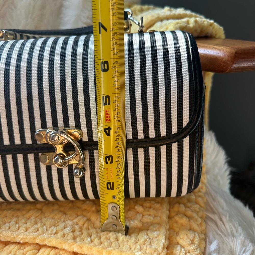 Vintage Striped Black and White Women's Handbag - Picture 8 of 8